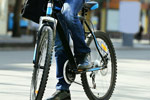 Wie wurde die Benutzung von Fahrrädern und E-Bikes durch Dienstnehmer steuerlich besser gestellt?
